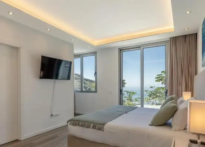 Villa Althea By Ymr Calheta (Madeira)